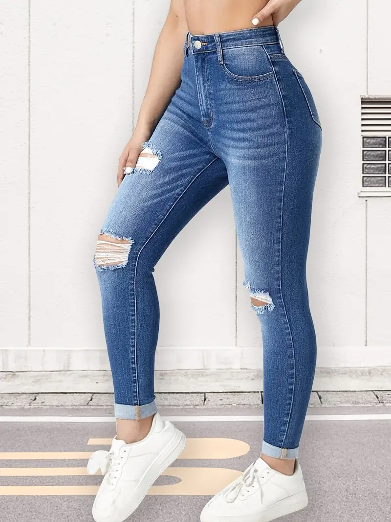 Tight roll jeans, also known as cuffing or rolling up jeans at the hem, there are various ways to create chic and