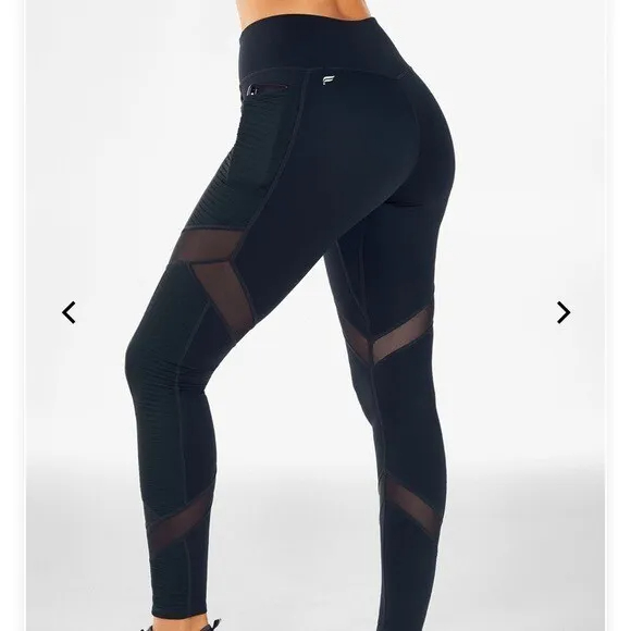 Leggings fabletics women has become a renowned activewear brand known for its stylish and functional workout apparel,