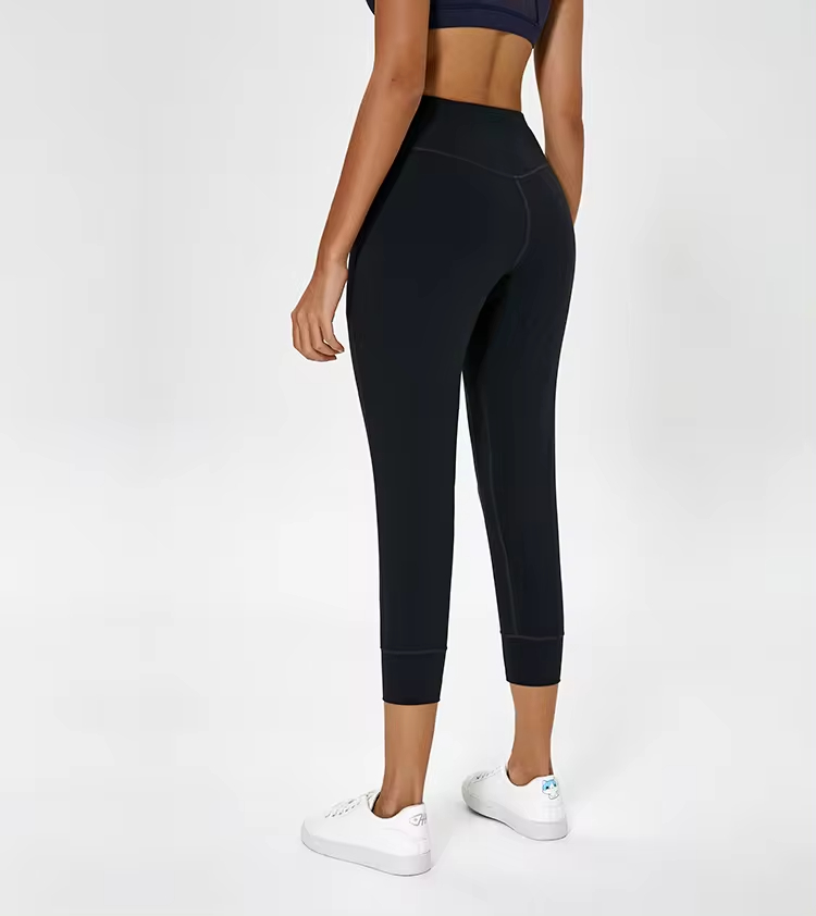 Sexy leggings – how to wear them with the right outfit插图4