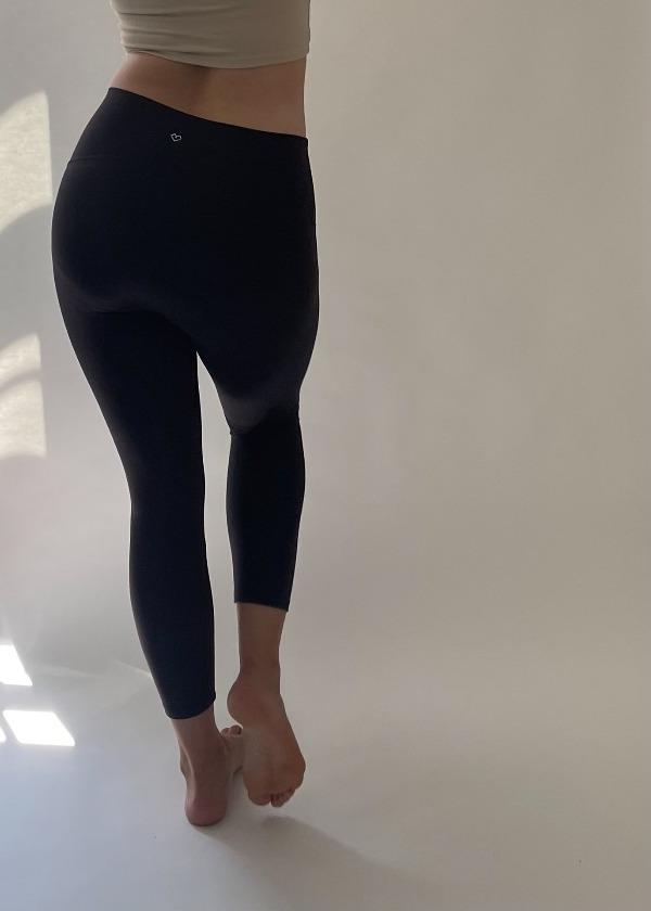 How to get rid of underwear lines in leggings?